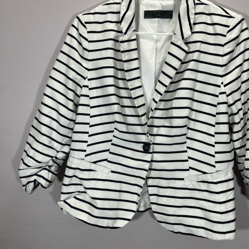 The Limited Black and White Striped Blazer - Picture 5 of 12